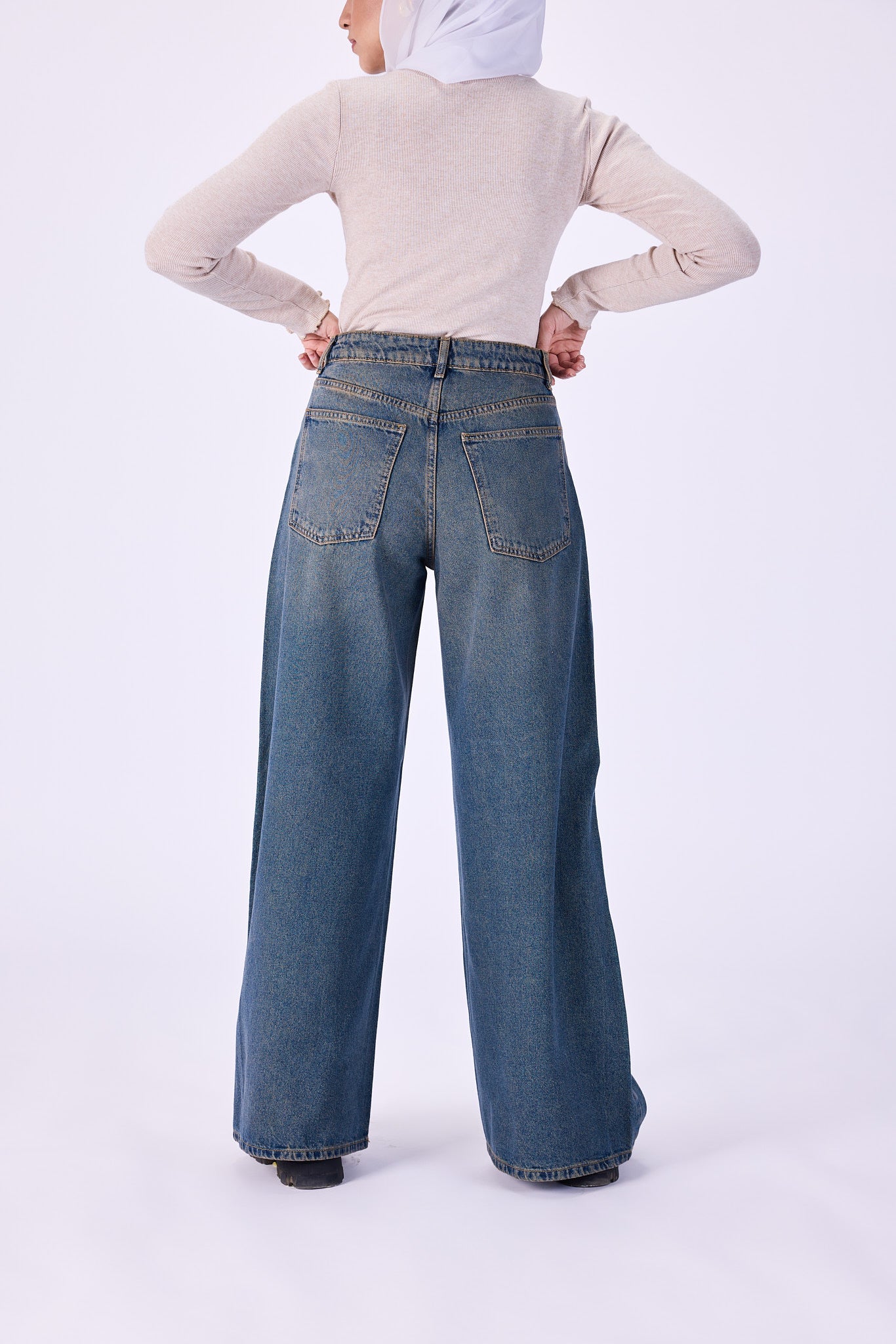 Wide leg jeans