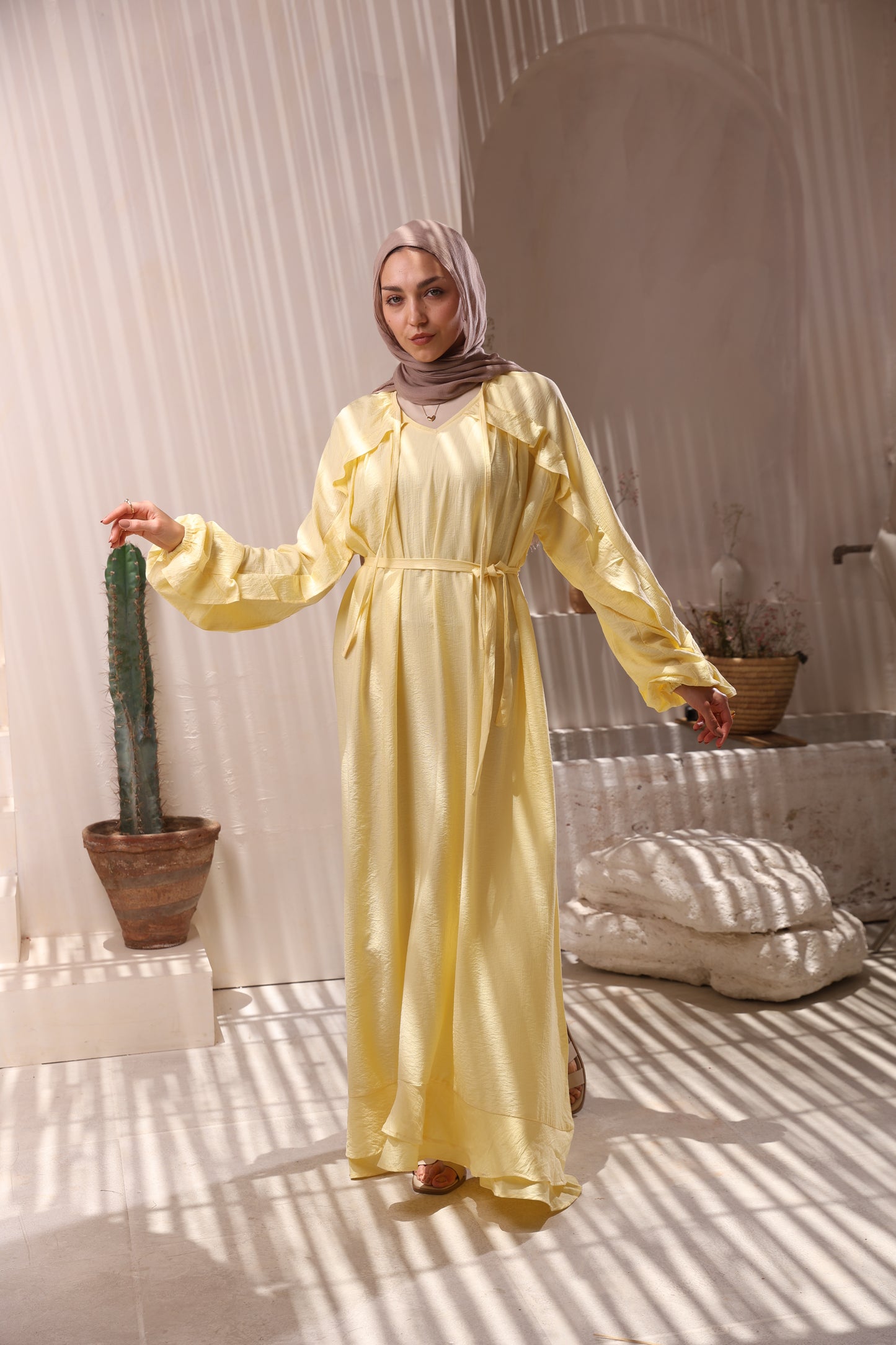 Yellow Linen Drees