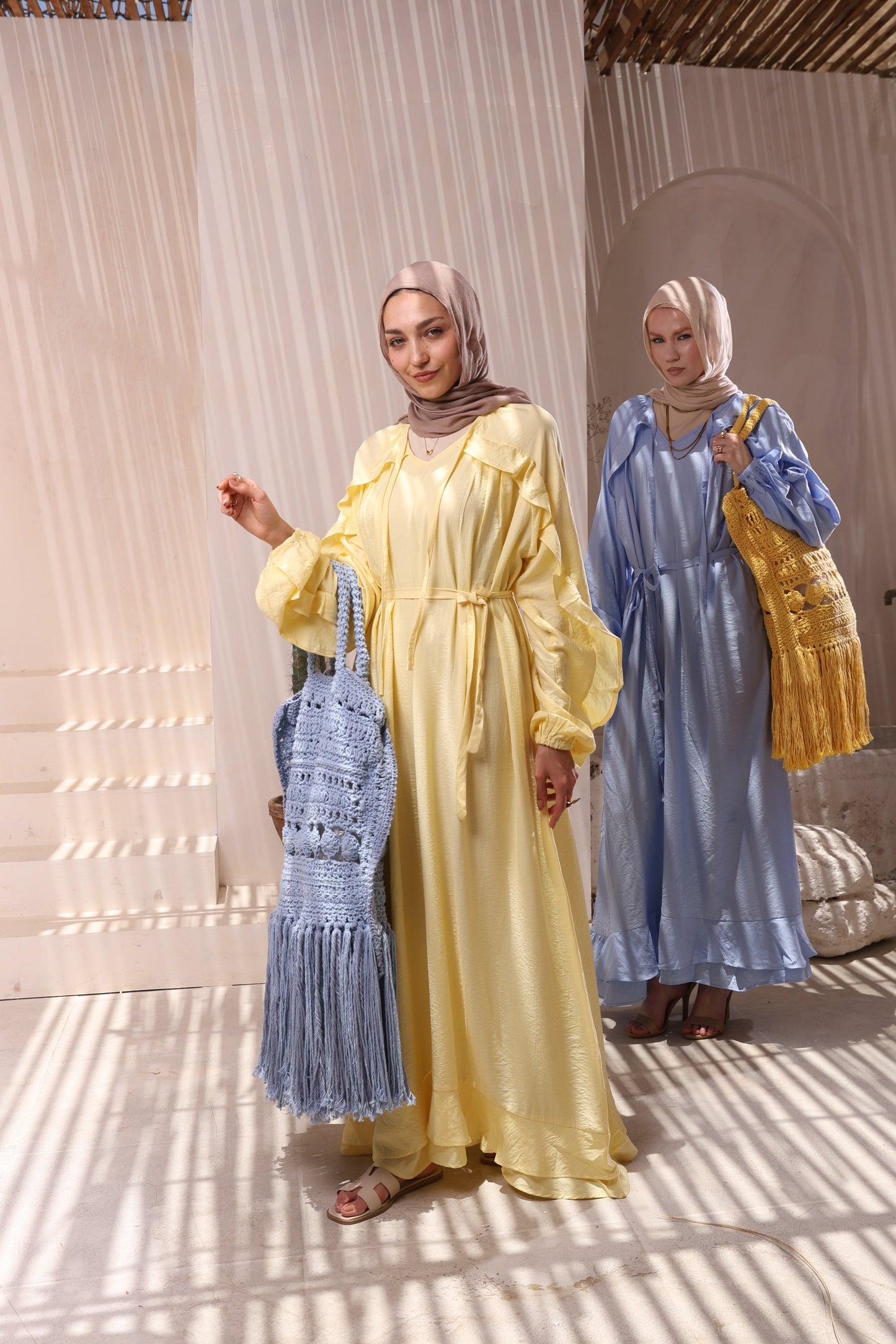 Yellow Linen Drees
