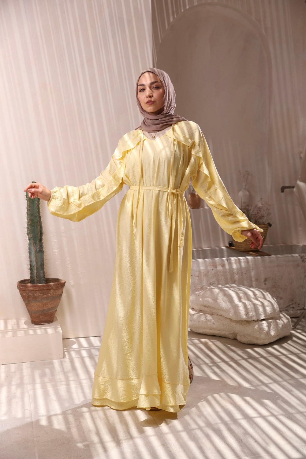 Yellow Linen Drees